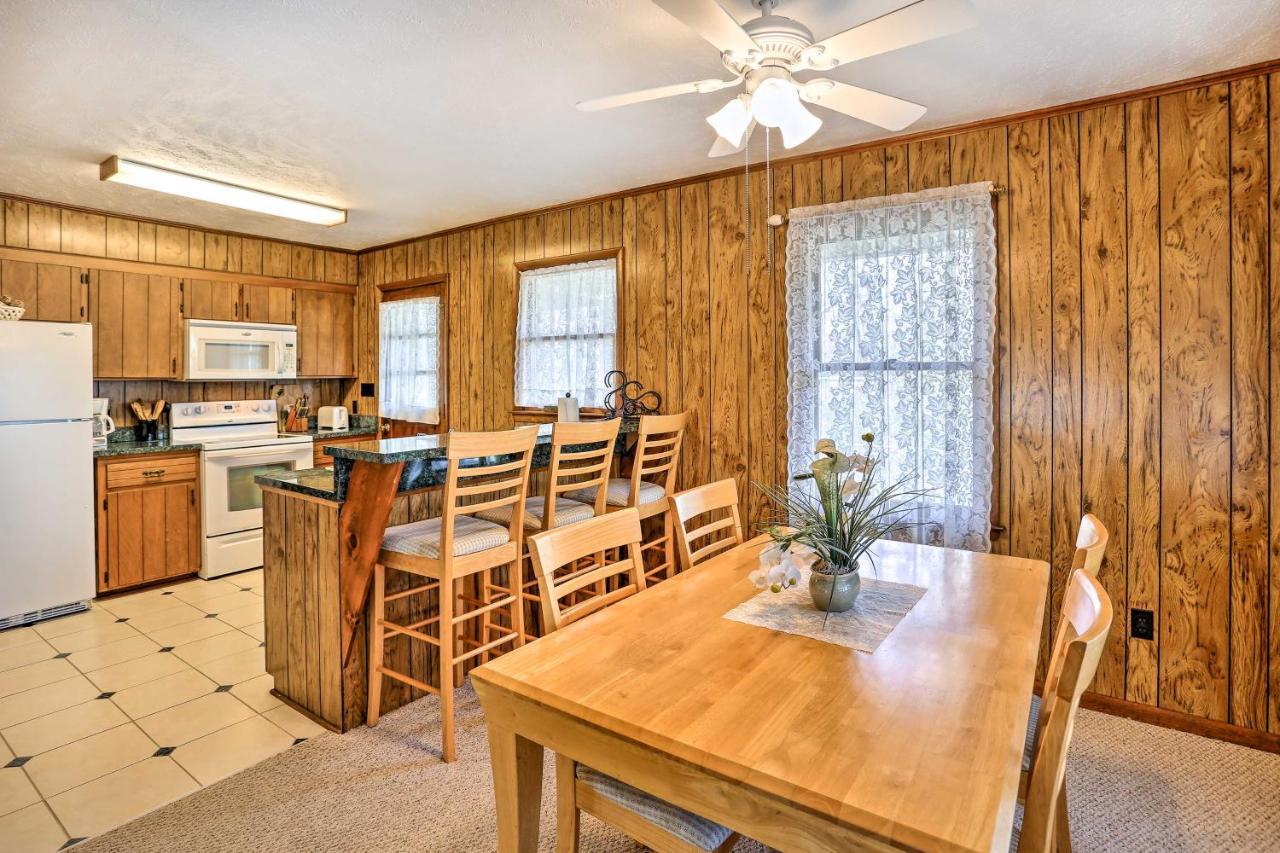Lake Waccamaw Home With Fenced Yard And Shared Pier! Ngoại thất bức ảnh