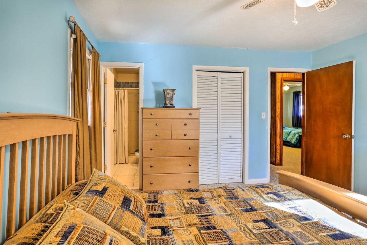 Lake Waccamaw Home With Fenced Yard And Shared Pier! Ngoại thất bức ảnh