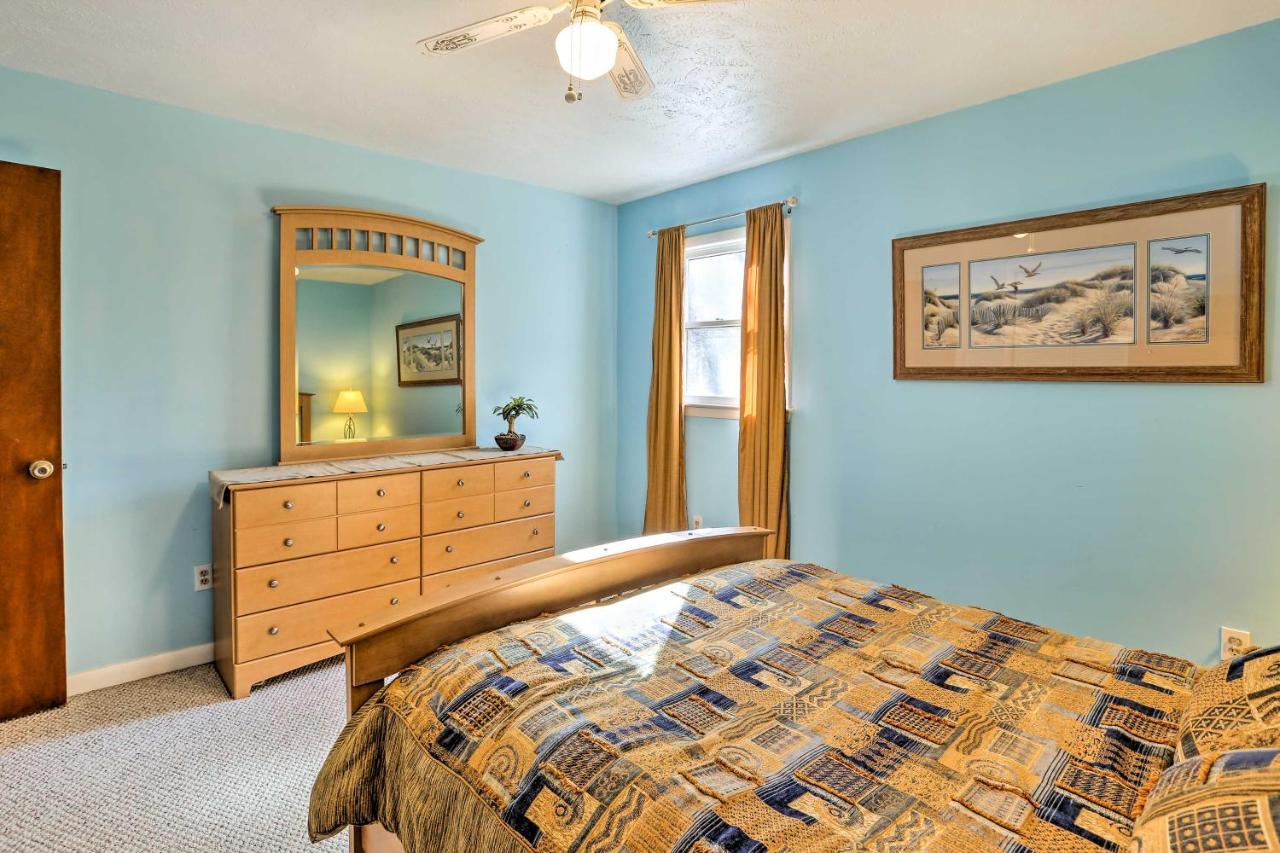 Lake Waccamaw Home With Fenced Yard And Shared Pier! Ngoại thất bức ảnh