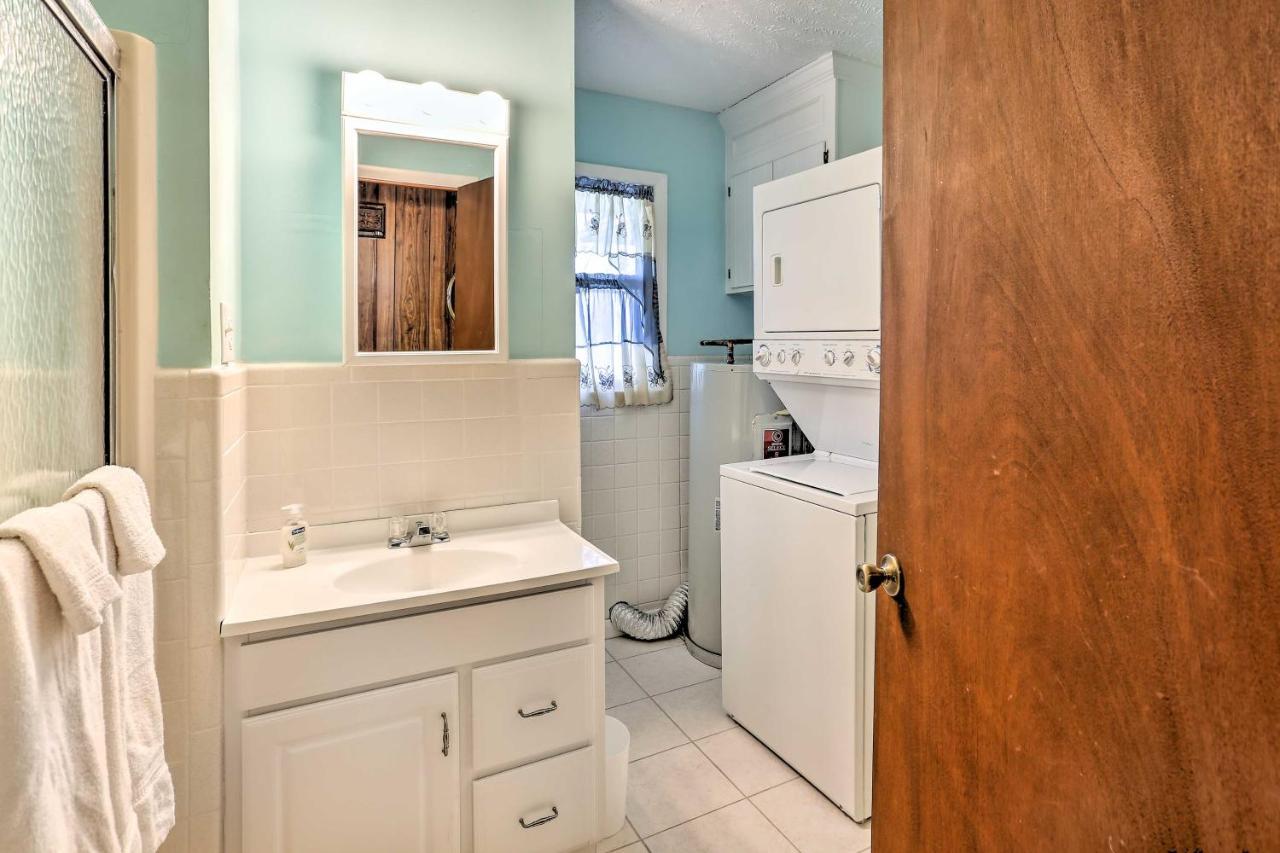 Lake Waccamaw Home With Fenced Yard And Shared Pier! Ngoại thất bức ảnh